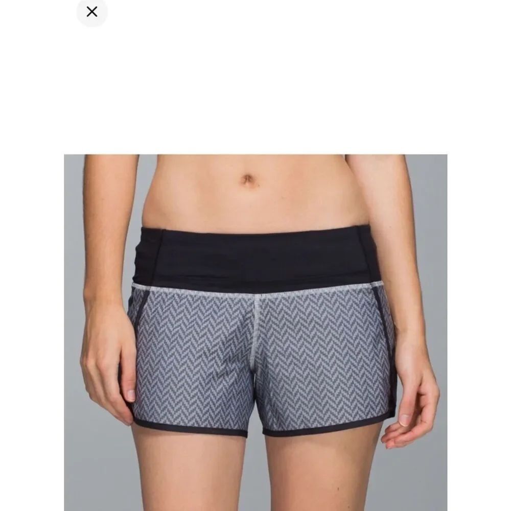 Rare Run Times lululemon athletica Black & Gray Patterned Women's Skort size 4